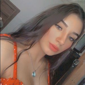 Meet your Posher, Elena